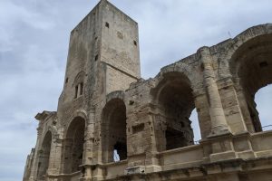 Arles guide medieval